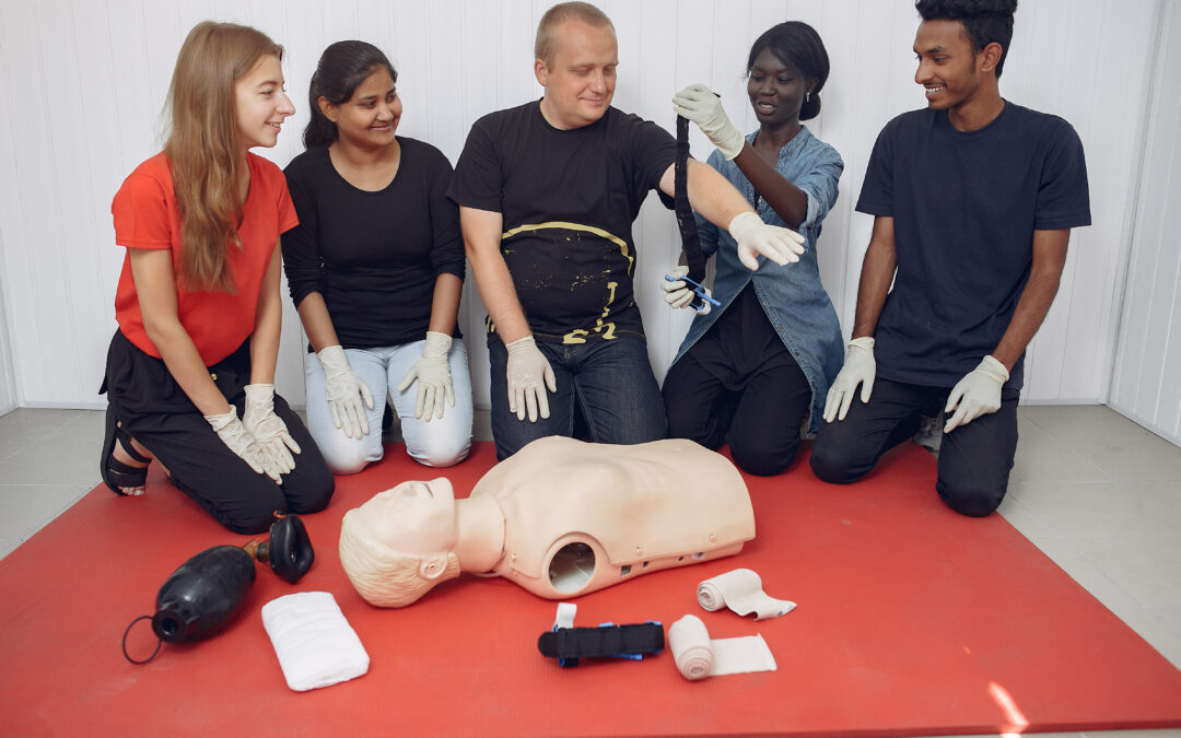 Students of different nationalities learn to provide medical car